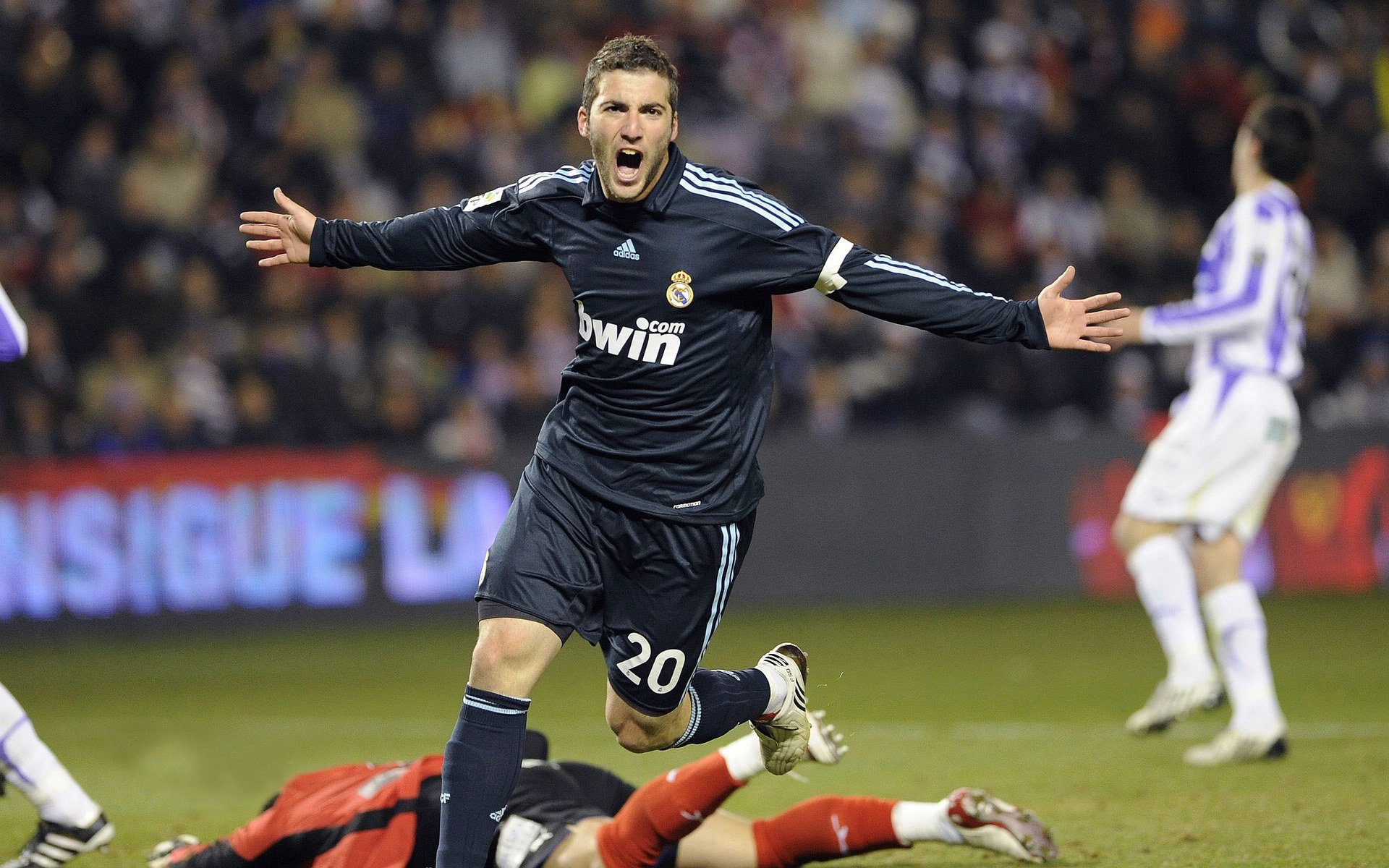 巴特勒连续十二场比赛得分超过刷新纪录，皇家马德里不断突破！比赛高潮迭起